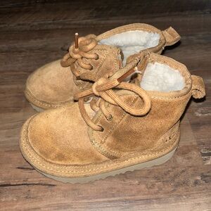 Neumel II kids UGG boots